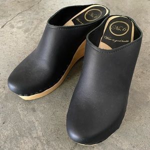 No. 6 clog - black heeled clogs